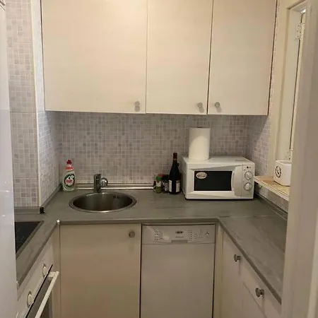 2 Bedroom Flat In Golden Mile For 2 To 4 People Lägenhet Marbella