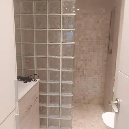 2 Bedroom Flat In Golden Mile For 2 To 4 People Lägenhet Marbella